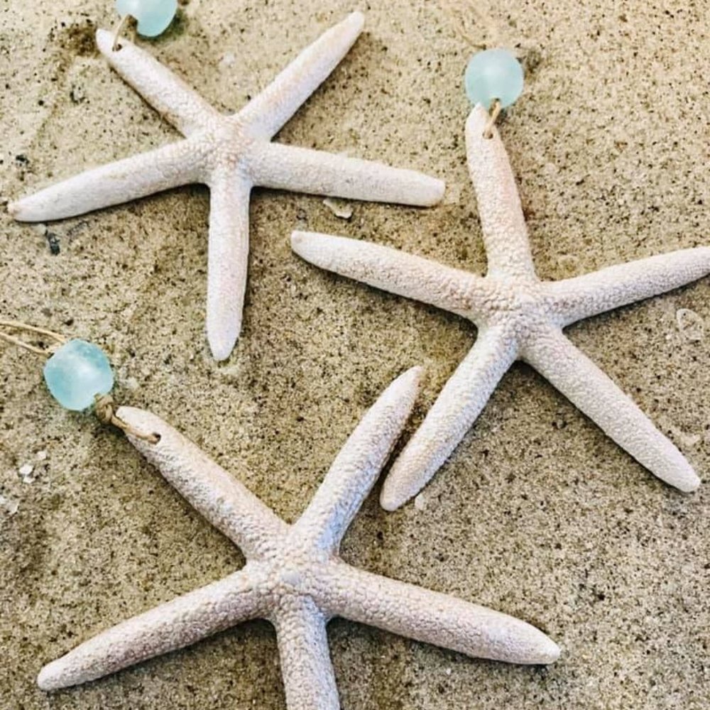 Set of 10 resin and recycled glass starfish ornaments
